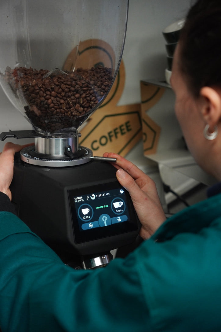 Full Barista Training adjust grinder